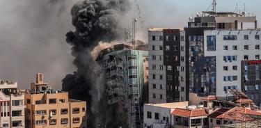 Israel bombardea la sede de agencia AP y Al Jazeera en Gaza (VIDEO)