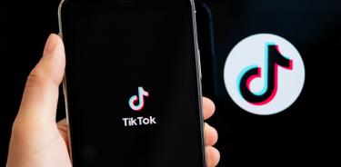 EU prohíbe descarga de aplicaciones chinas TikTok y WeChat