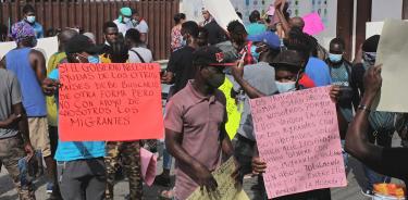 Haitianos piden agilizar trámites migratorios en Chiapas