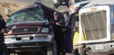 Camioneta donde murieron 13 personas entró a EU por agujero en valla fronteriza