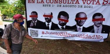Activistas acusan al INE de no promover consulta sobre expresidentes