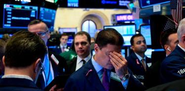 Nuevo batacazo de Wall Street; Dow Jones baja 4.4%