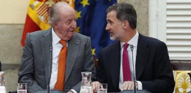 El rey de España castiga a su padre, señalado por corrupción