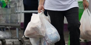 Continúa entrega de bolsas de plástico en mercados, tianguis, comercio ambulante…