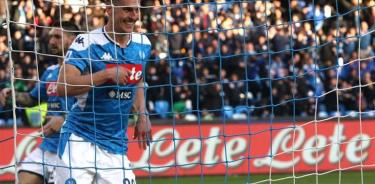Sin “Chucky” Lozano, Nápoles venció 1-0 al Cagliari