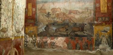 Expertos de Pompeya restauran fresco con motivos egipcios