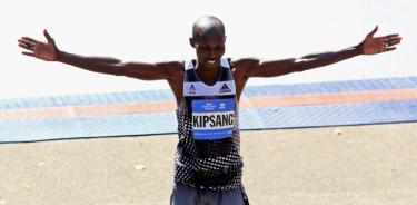 Arrestan a maratonista keniata en un bar