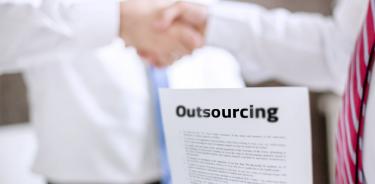 Un outsourcing consentido de la 4T, logra contrataciones a contracorriente de AMLO