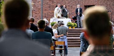Templos católicos alemanes desafían al papa y bendicen parejas homosexuales
