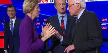 ¿Qué se dijeron Warren y Sanders al acabar el debate demócrata?