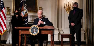 Biden lanza un ambicioso plan contra la crisis climática pero avala el 