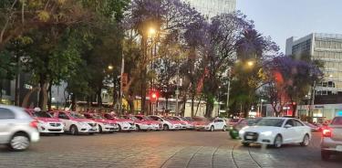 Taxistas protestan en el Ángel contra apps de transporte