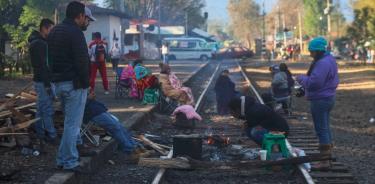 CNTE libera vías férreas en Michoacán