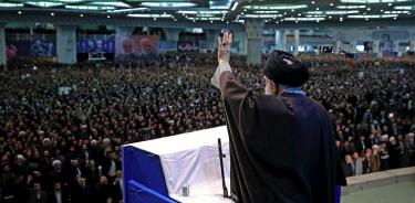 Ayatolá Jamenei aparece en público en plena crisis para atacar a manifestantes