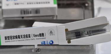 La OMS aprueba uso de emergencia de vacuna china Sinopharm