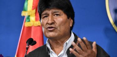Evo Morales ya viaja rumbo a México en un avión de la FAM