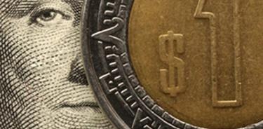Dólar cierra hasta en 19.47 pesos en bancos