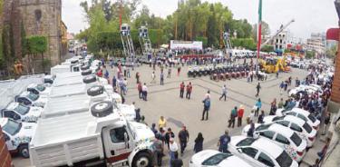 Entrega alcalde de Tlalnepantla 111 vehículos para mejor servicio