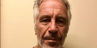 La autopsia de Epstein muestra fracturas en el cuello, según el Post