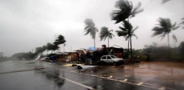 Mueren 8 personas tras el paso del ciclón Fani en India