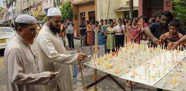 Ordenan a musulmanes descubrirse el rostro en Sri Lanka tras atentados