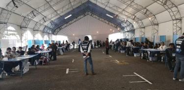 Abren los colegios electorales de Guatemala para elegir al futuro presidente