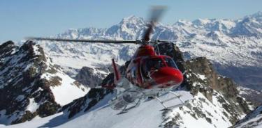 Mueren 5 personas en choque entre helicóptero y avioneta en Alpes italianos