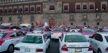 Protestan taxistas contra Uber y Cabify