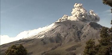 Cae ceniza del Popocatépetl en Xochimilco, se prevé dispersión al sur