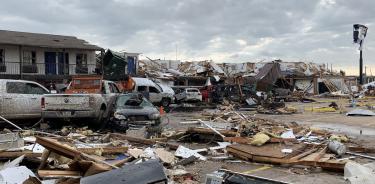 Tornado golpea a Oklahoma; hay dos muertos y varios desaparecidos