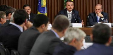 Bolsonaro advierte que expulsará a funcionarios con ideas “comunistas”
