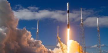 SpaceX lanza otros 60 satélites al espacio para su red de internet