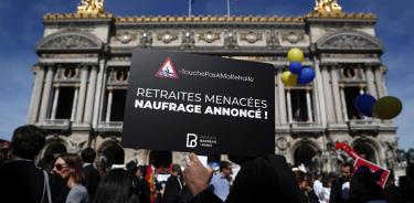 Miles de abogados se manifiestan en París contra la reforma de pensiones