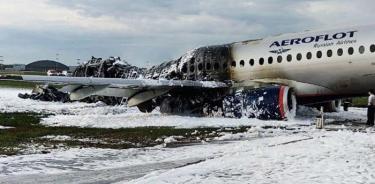 Avionazo en Moscú siembra dudas sobre primer avión civil ruso