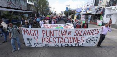Gobierno Federal se compromete a pagar en dos meses adeudos a maestros de Michoacán