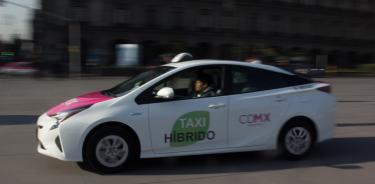 Gobierno capitalino apoyará a 6 mil taxistas para adquirir híbridos