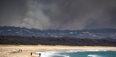 Incendios forestales en Australia dejan 3 muertos y 5 desaparecidos