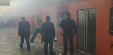 Desalojan tren en Metro Balderas por presencia de humo