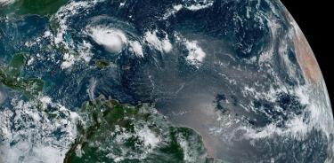 Dorian se intensifica a categoría 4 en su camino a Florida