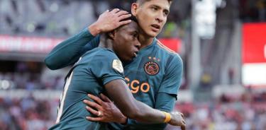 Mexicanos en Europa. PSV y Ajax empatan 1-1 en clásico de Holanda