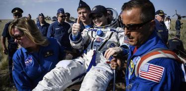 Astronautas regresan a la Tierra desde la Estación Espacial Internacional