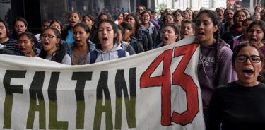 Planteles de la UNAM realizan paro por caso Ayotzinapa