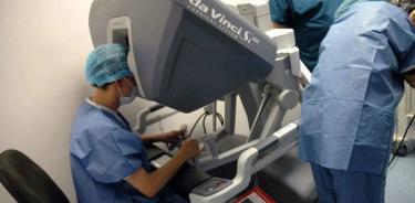 Cirugía robótica en el ISSSTE salva a paciente con cáncer de próstata agresivo