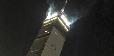 Reportan humo en la Torre Latino