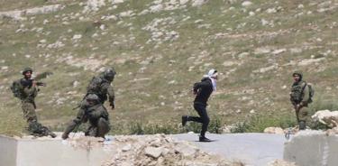 Ejército israelí dispara a menor palestino maniatado y con los ojos vendados