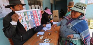 Elecciones en Bolivia apuntan a histórica segunda vuelta