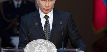 Condecora Putin a título póstumo a marineros del submarino accidentado