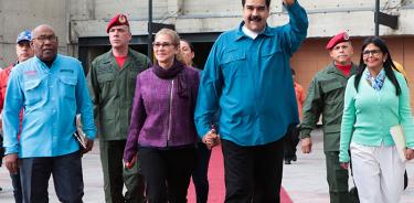 Maduro ordena una “revisión total” de las relaciones con EU