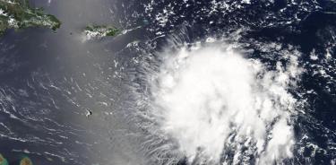 Dorian se convierte en huracán sobre las Islas Vírgenes de EU