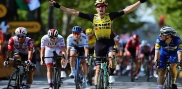 Belga Wout van Aert triunfa en décima etapa del Tour de Francia